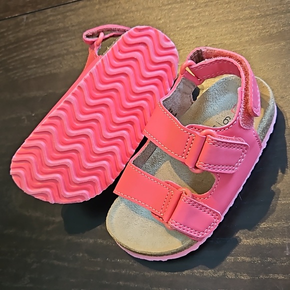 *PM Editor's Pick* AS NEW infant size 6 M&S pink velcro sandals, summer shoes - Picture 5 of 12